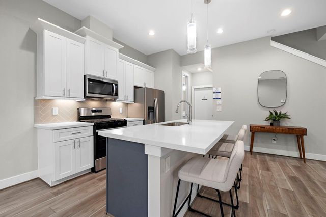 8322 Curry Road, Houston, TX 77093