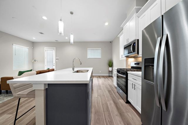 8322 Curry Road, Houston, TX 77093
