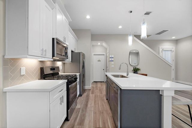 8322 Curry Road, Houston, TX 77093