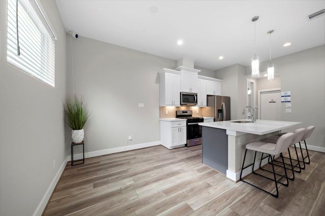 8322 Curry Road, Houston, TX 77093