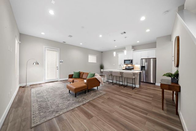 8322 Curry Road, Houston, TX 77093