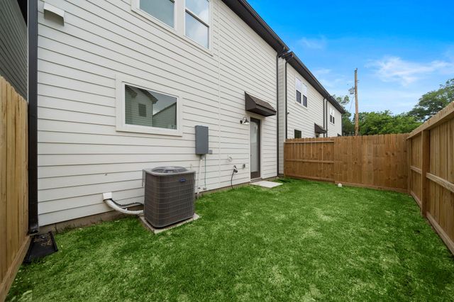 8322 Curry Road, Houston, TX 77093