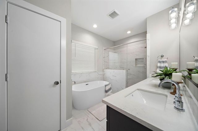 8322 Curry Road, Houston, TX 77093