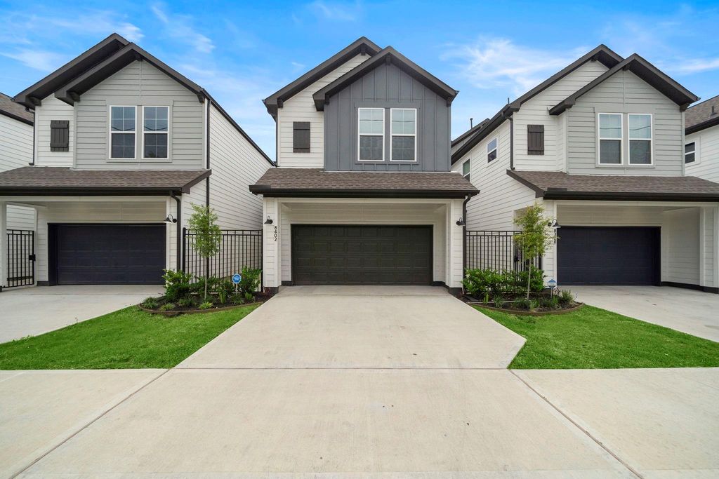 8322 Curry Road, Houston, TX 77093