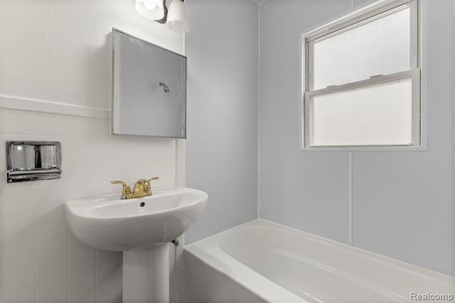 4721 Jackson Street, Dearborn Heights, MI 48125