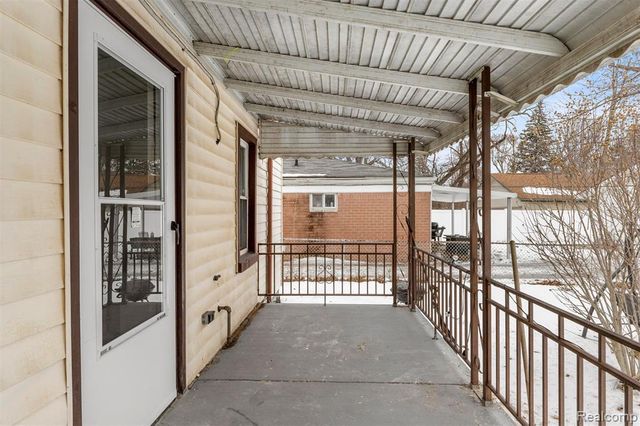 4721 Jackson Street, Dearborn Heights, MI 48125