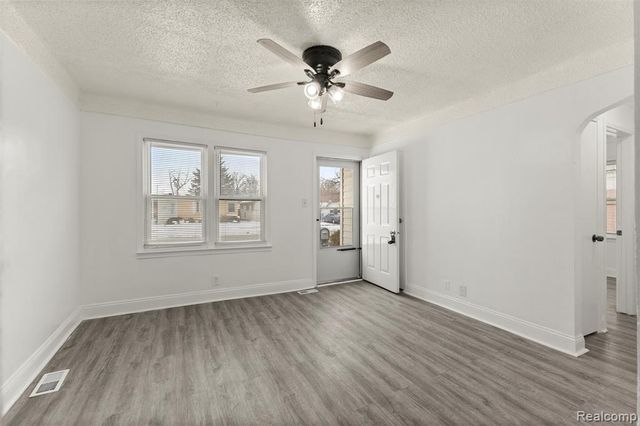 4721 Jackson Street, Dearborn Heights, MI 48125