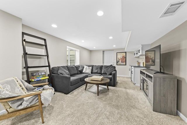 W220N9740 Amy Belle ROAD, Colgate, WI 53017