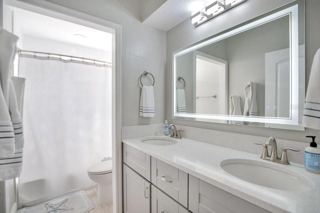 Image 24 of property listing at 11407 WILLOW GARDENS DRIVE, Windermere, FL 34786