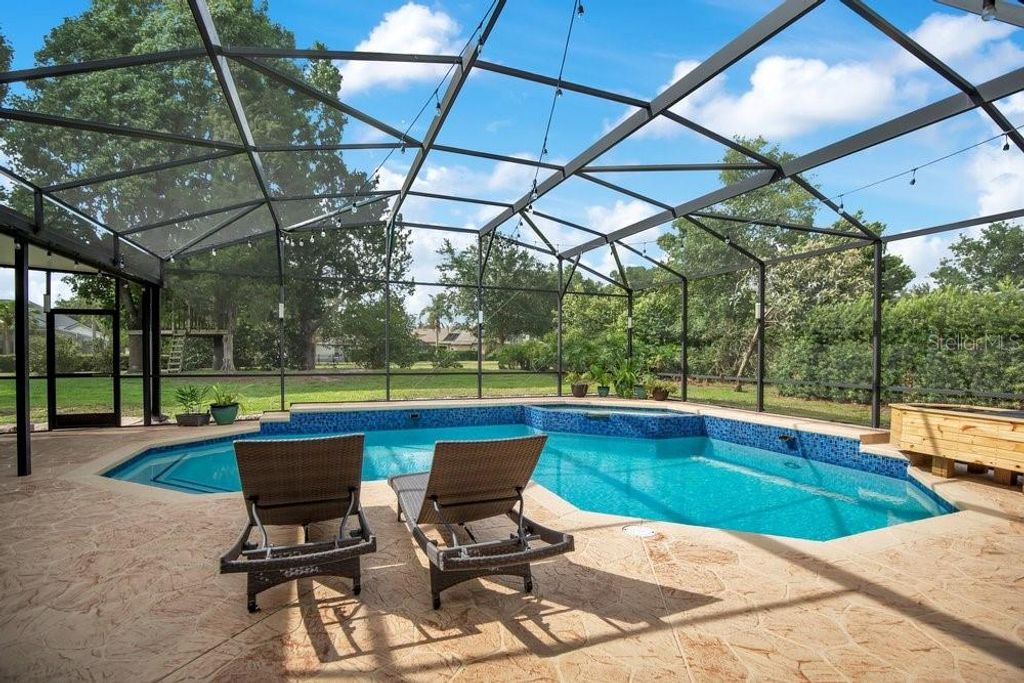 Image 31 of property listing at 11407 WILLOW GARDENS DRIVE, Windermere, FL 34786