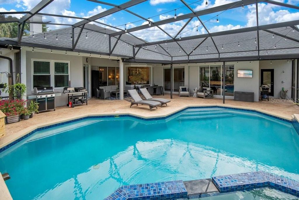 Image 34 of property listing at 11407 WILLOW GARDENS DRIVE, Windermere, FL 34786