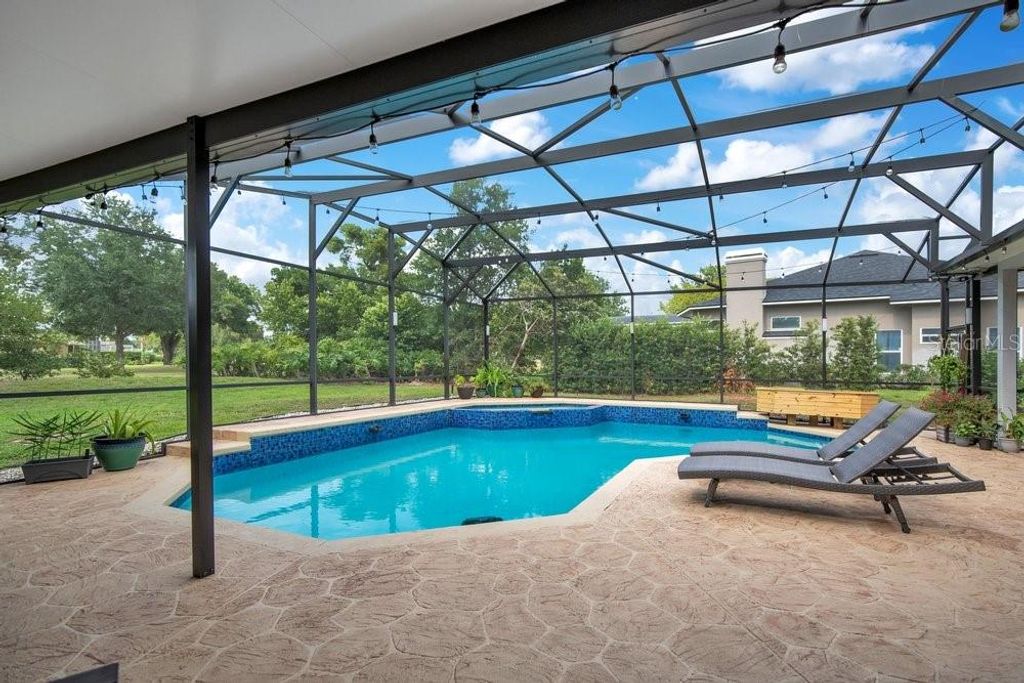 Image 35 of property listing at 11407 WILLOW GARDENS DRIVE, Windermere, FL 34786