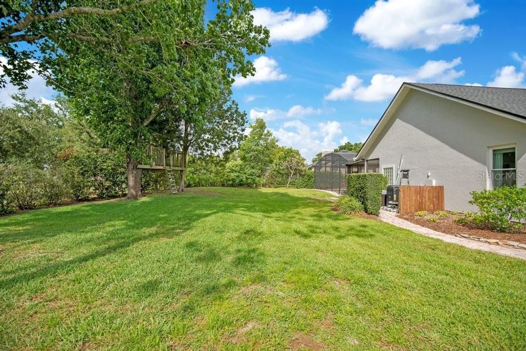 Image 36 of property listing at 11407 WILLOW GARDENS DRIVE, Windermere, FL 34786