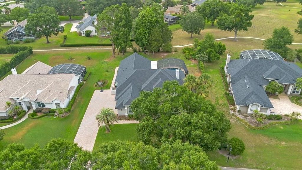 Image 39 of property listing at 11407 WILLOW GARDENS DRIVE, Windermere, FL 34786
