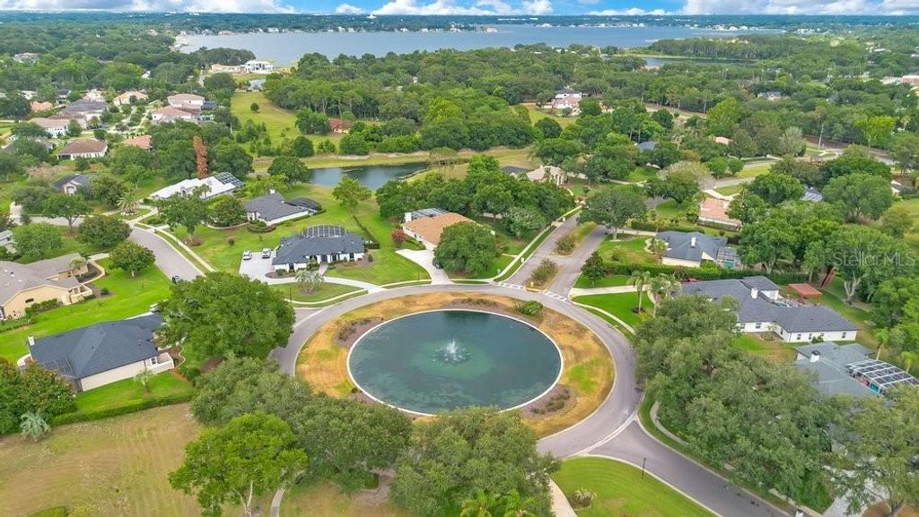 Image 43 of property listing at 11407 WILLOW GARDENS DRIVE, Windermere, FL 34786