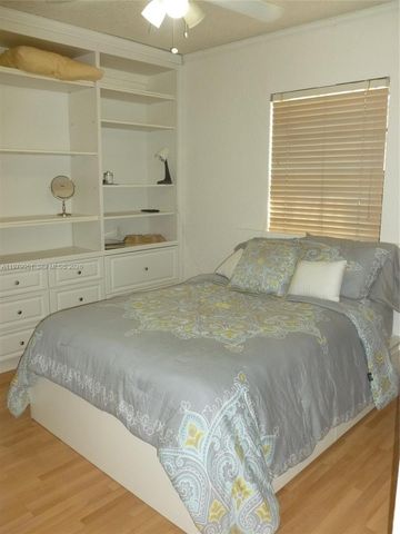 3261 NW 14th St, Miami, FL 33125