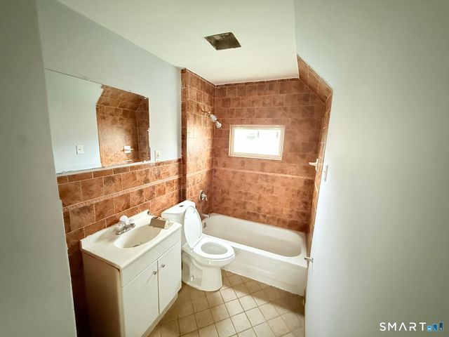 73 Vine Street 3, Bridgeport, CT 06604