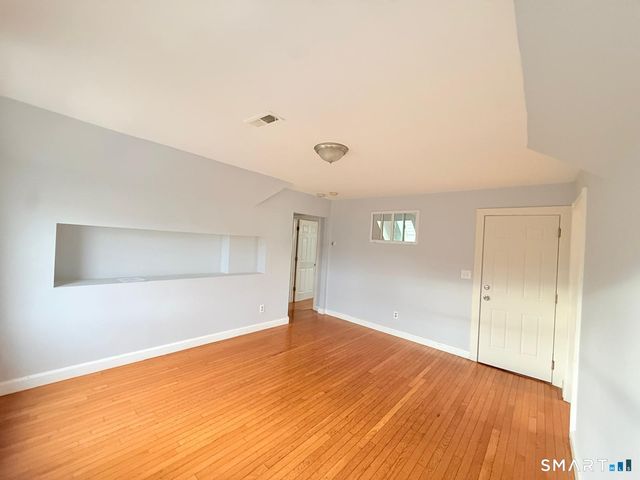 73 Vine Street 3, Bridgeport, CT 06604