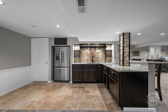1220 Heatherton Drive, Naperville, IL 60563