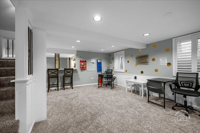 1220 Heatherton Drive, Naperville, IL 60563