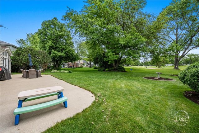 1220 Heatherton Drive, Naperville, IL 60563