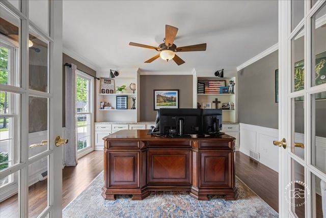 1220 Heatherton Drive, Naperville, IL 60563
