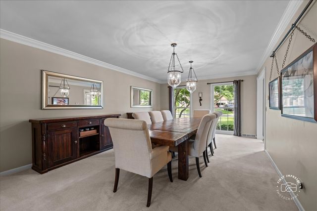 1220 Heatherton Drive, Naperville, IL 60563
