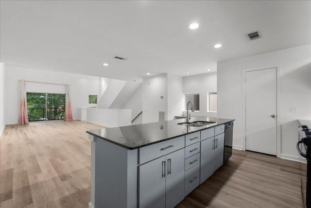 2453 Wentworth Street, Houston, TX 77004