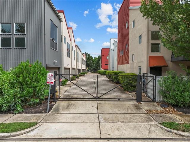 2453 Wentworth Street, Houston, TX 77004