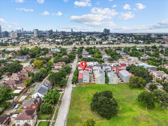 2453 Wentworth Street, Houston, TX 77004