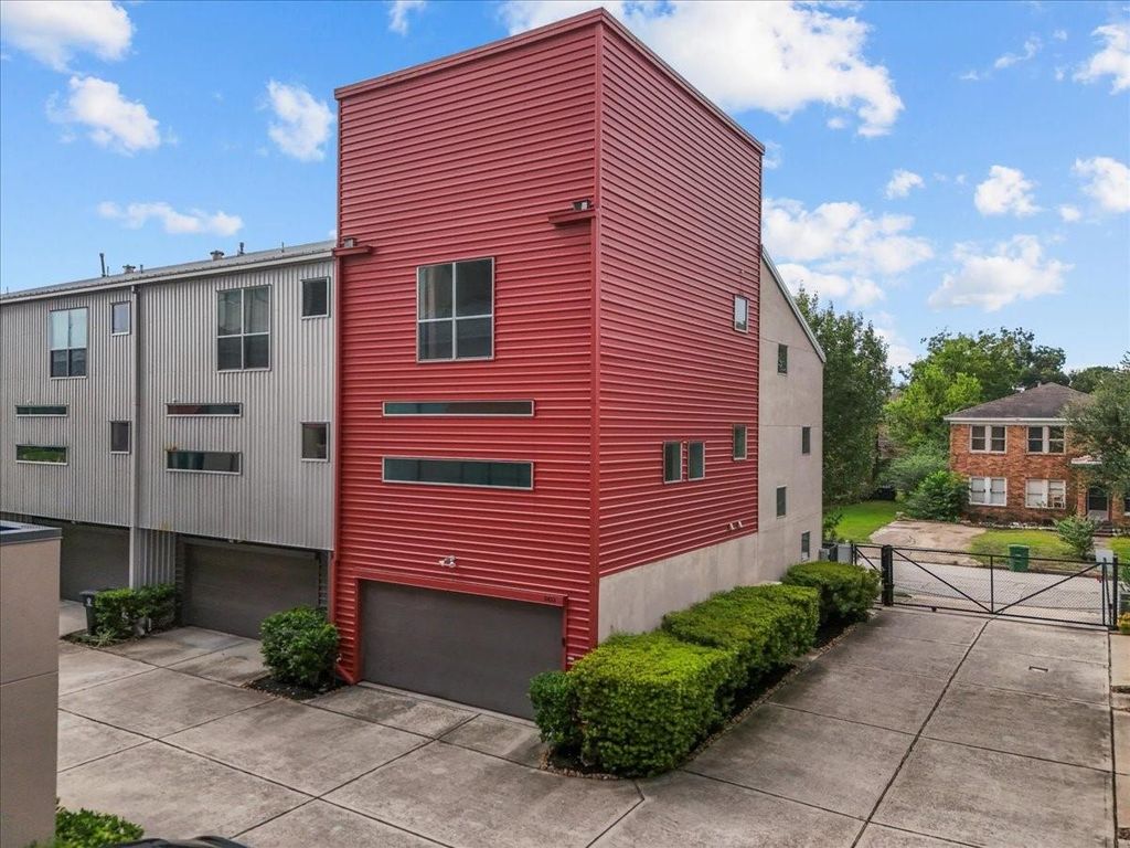 2453 Wentworth Street, Houston, TX 77004