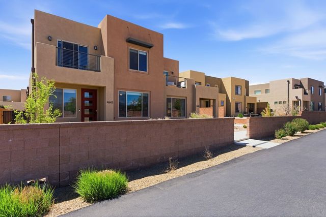 4642 Rail Runner, Santa Fe, NM 87507