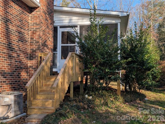 3065 Woodstream Drive, Valdese, NC 28690