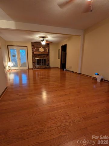 3065 Woodstream Drive, Valdese, NC 28690