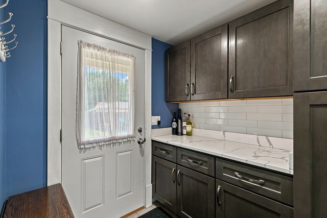 2515 20th Avenue, Rock Island, IL 61201