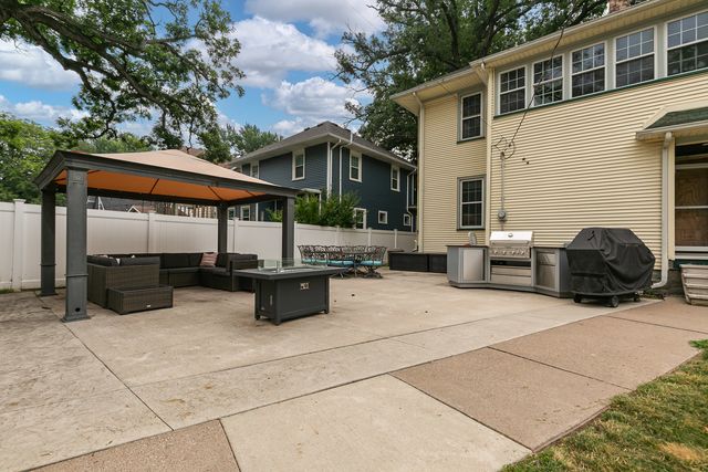 2515 20th Avenue, Rock Island, IL 61201