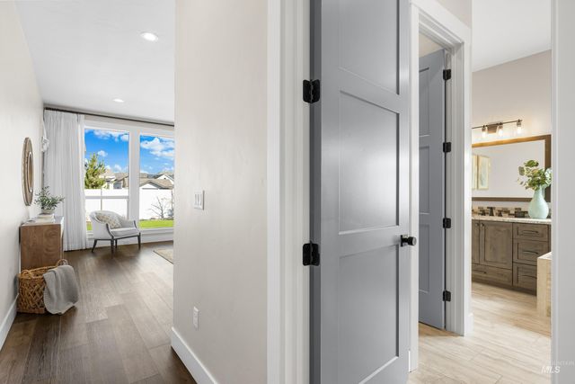 8368 W Sparks Lake Dr., Boise, ID 83714