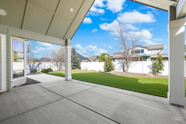 8368 W Sparks Lake Dr., Boise, ID 83714