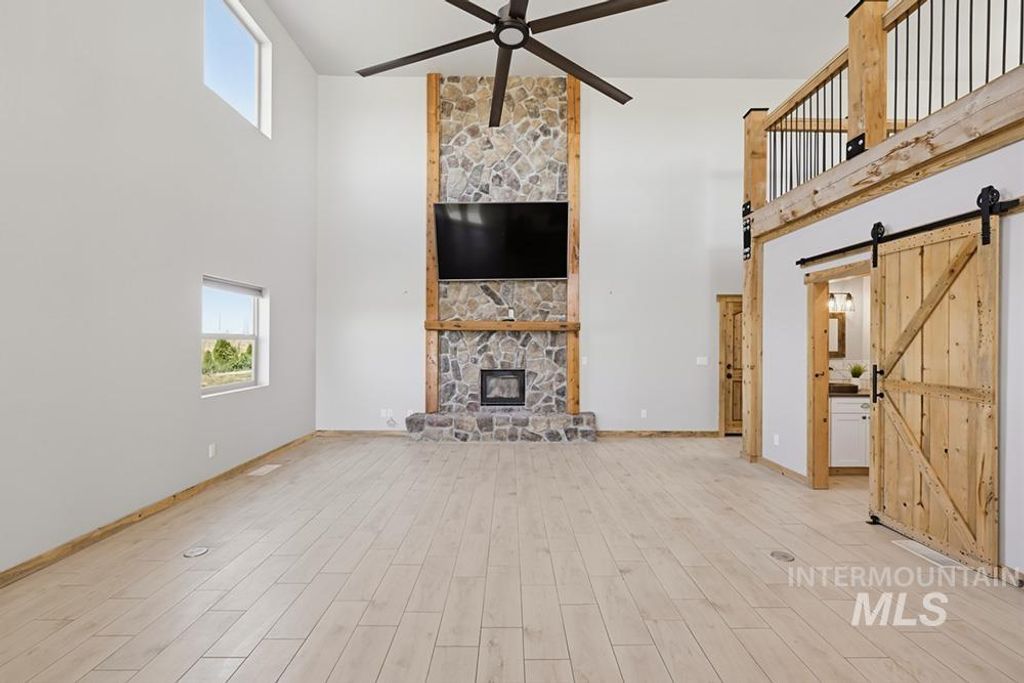 870 Desert Wind Rd, Boise, ID 83716 photo 4