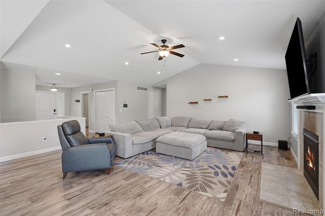665 Marblewood Lane, Saline, MI 48176
