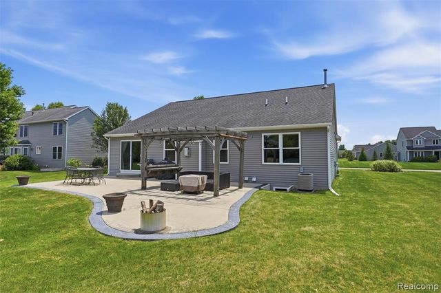 665 Marblewood Lane, Saline, MI 48176
