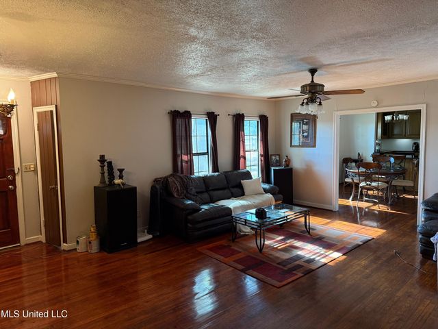 1818 Raymond Road, Jackson, MS 39204