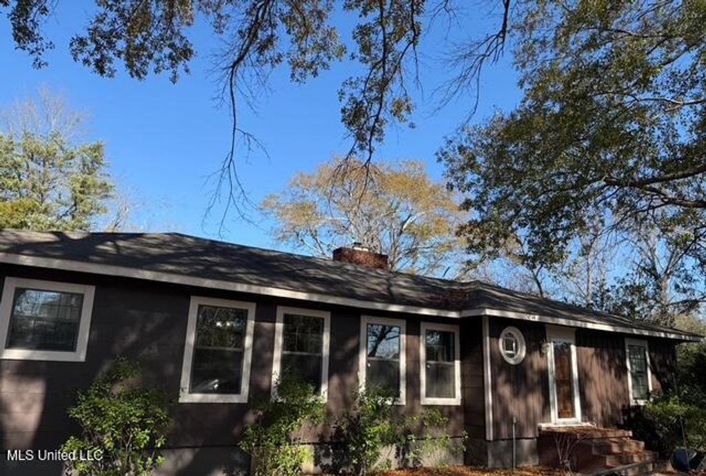 1818 Raymond Road, Jackson, MS 39204