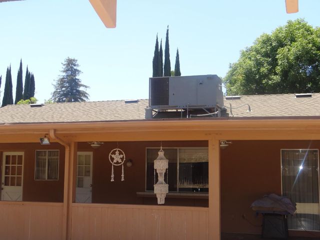 2712 W Mesa Avenue, Fresno, CA 93711