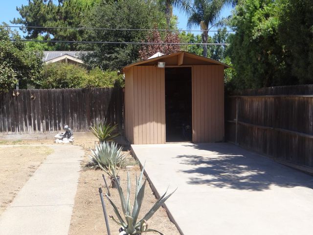 2712 W Mesa Avenue, Fresno, CA 93711
