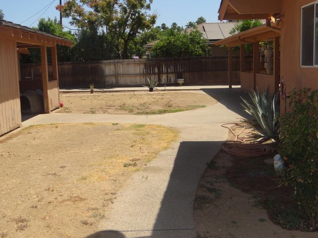 2712 W Mesa Avenue, Fresno, CA 93711