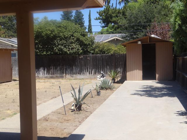 2712 W Mesa Avenue, Fresno, CA 93711