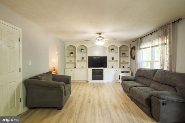 4400 CAVEN CT N, Fredericksburg, VA 22408