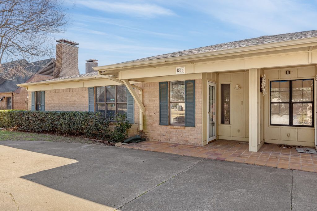 504 Woodland Hills Drive, Tyler, TX 75701
