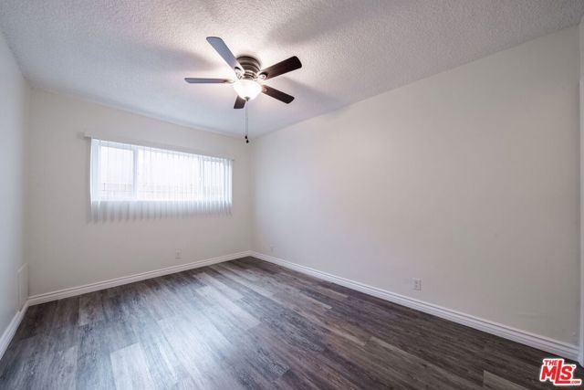 13343 Victory Boulevard 4, Van Nuys (los Angeles), CA 91401